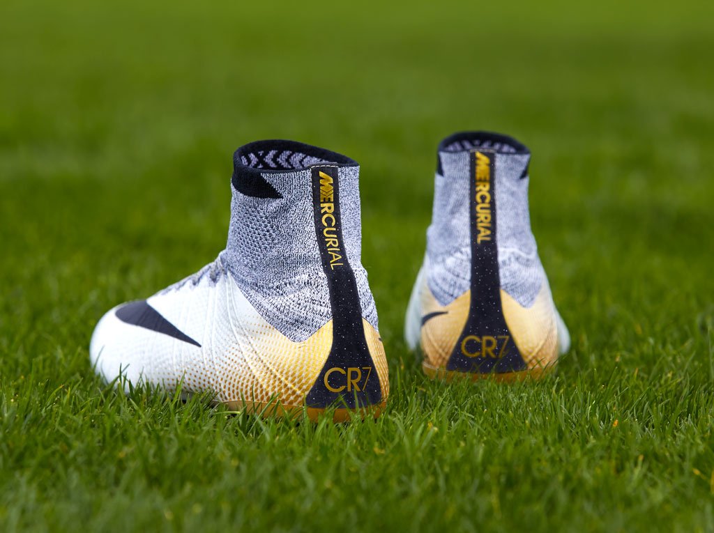 Mercurial superfly shop cr7 gold white